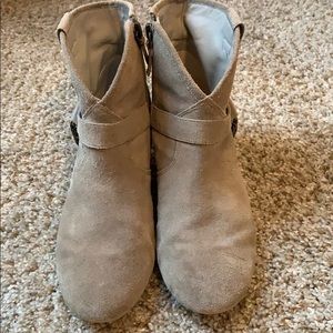 Hinge booties sz 7